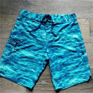 Mens Under Armour heat gear board shorts/swim trunks -32